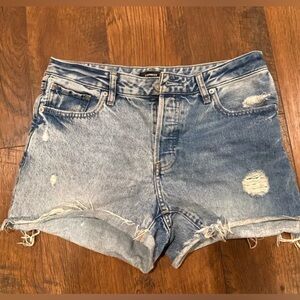 Express Boyfriend Midi Mid Rise Jean Shorts, Women’s Size 6, Great Condition!
